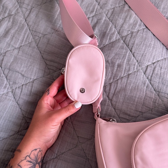 Lululemon Crossbody w/ Nano pouch • Size 2L • Flush Pink - Picture 2 of 5
